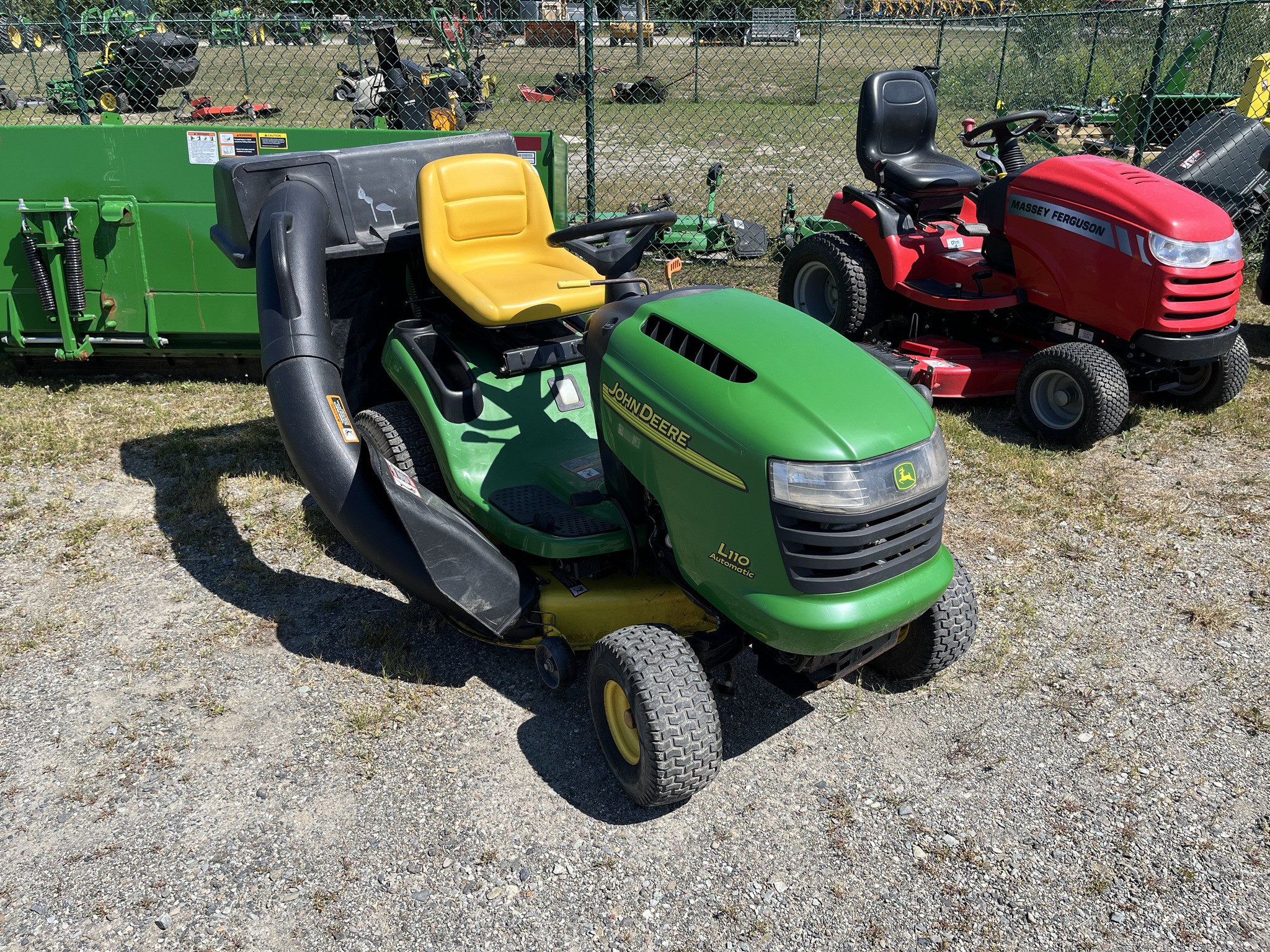 2003 John Deere L110 Image 5