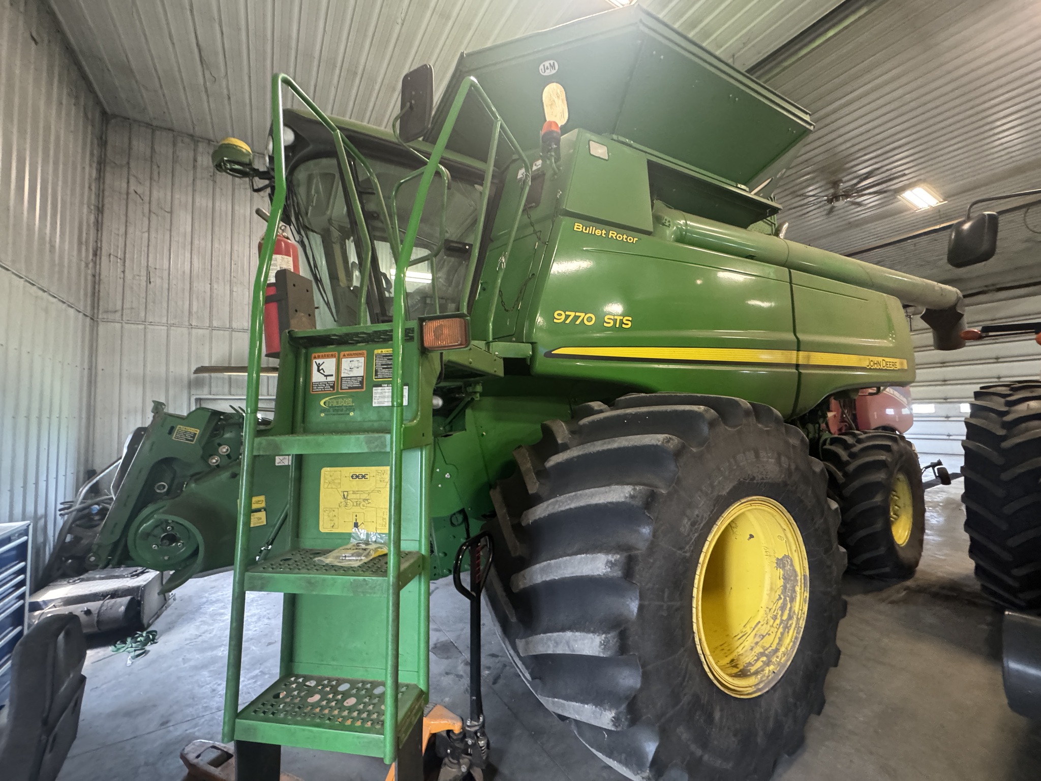 2011 John Deere 9770 STS Image 2
