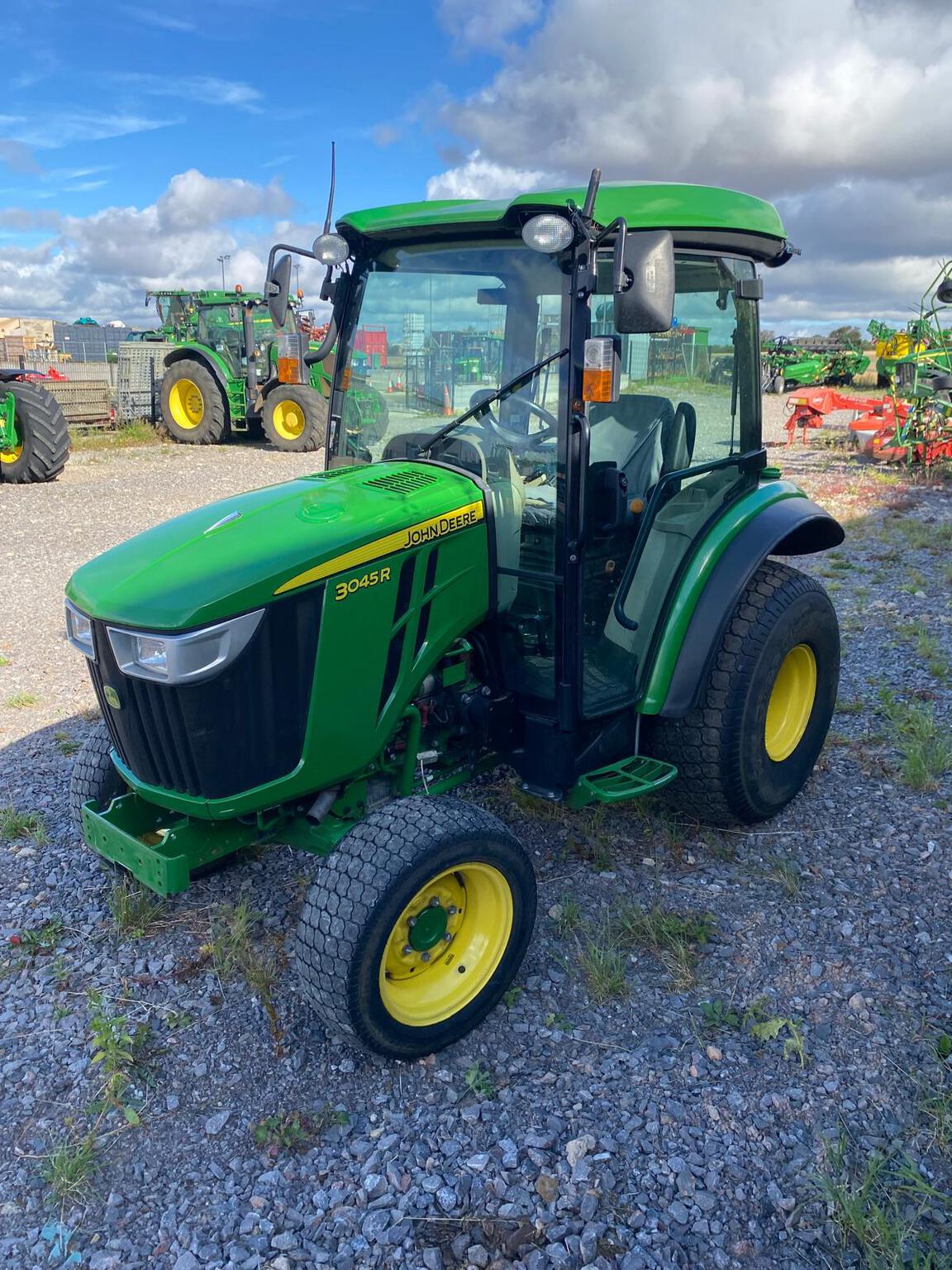 2018 John Deere 3045R