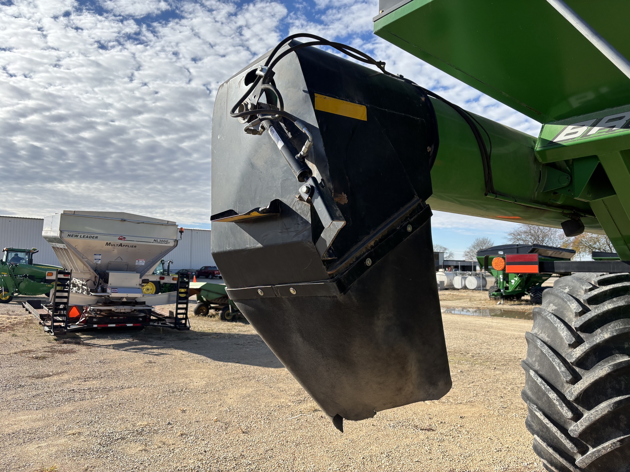  2012 Brent 1082 at Heritage Tractor in Mendota, IL