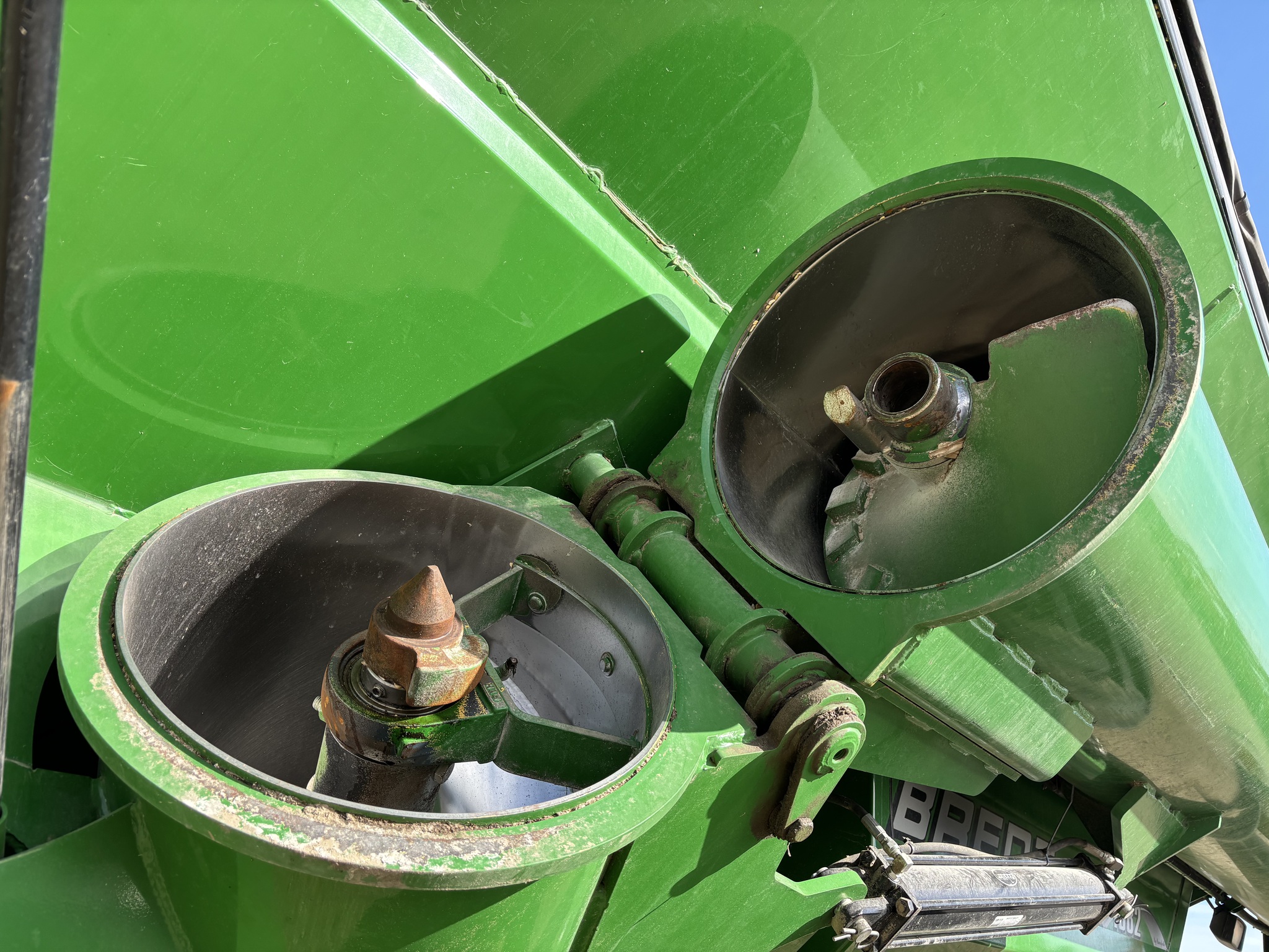  2012 Brent 1082 at Heritage Tractor in Mendota, IL