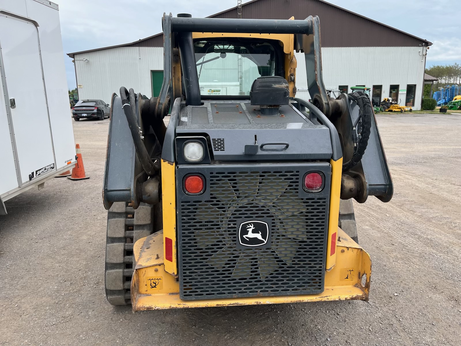 2015 John Deere 323E Image 9
