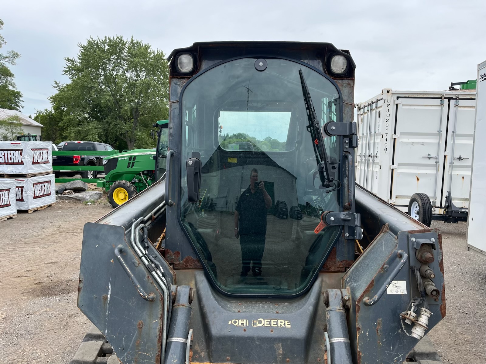 2015 John Deere 323E Image 3