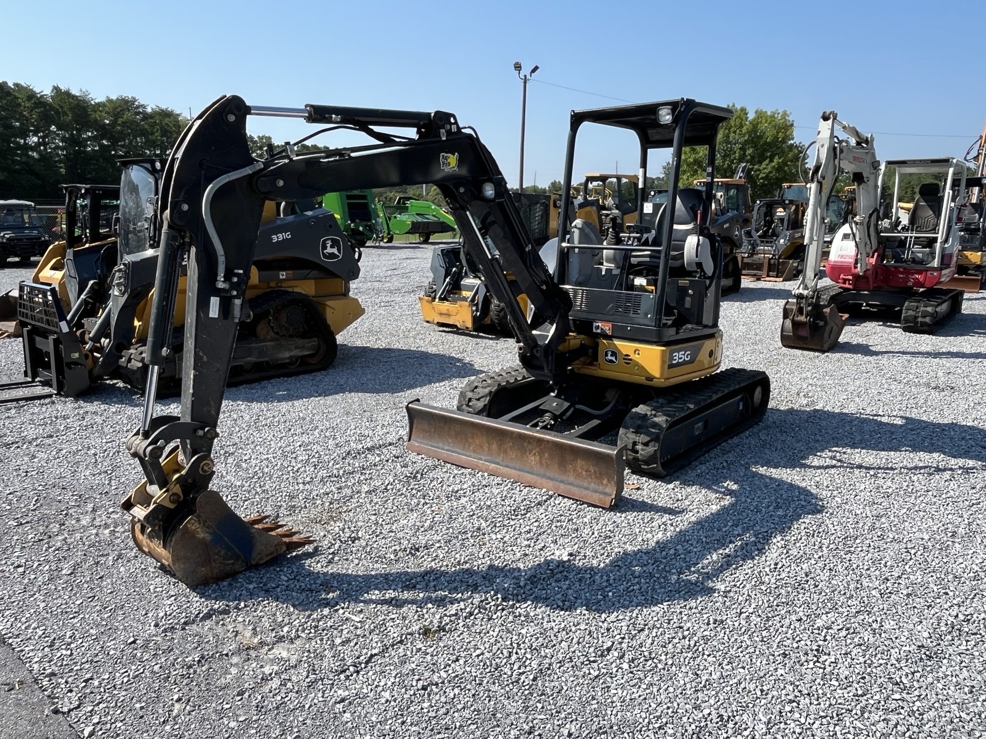 2022 John Deere 35G Image 4
