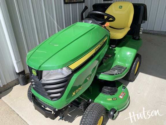 Photo of 2025 John Deere X370