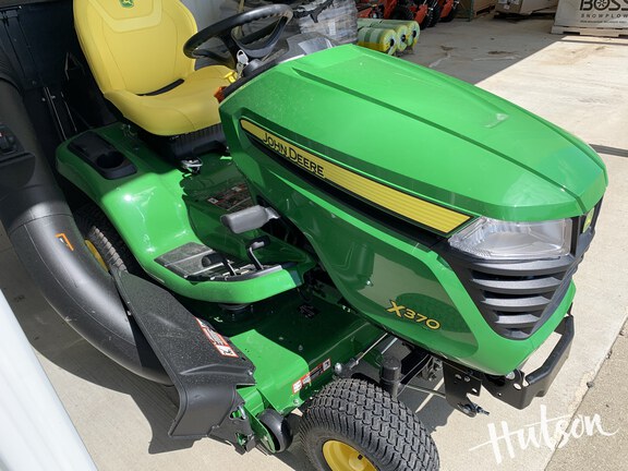 Photo of 2025 John Deere X370