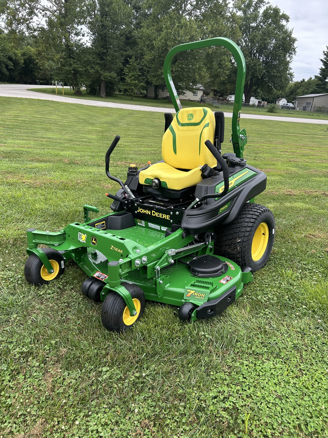 2025 John Deere Z920M Image 2