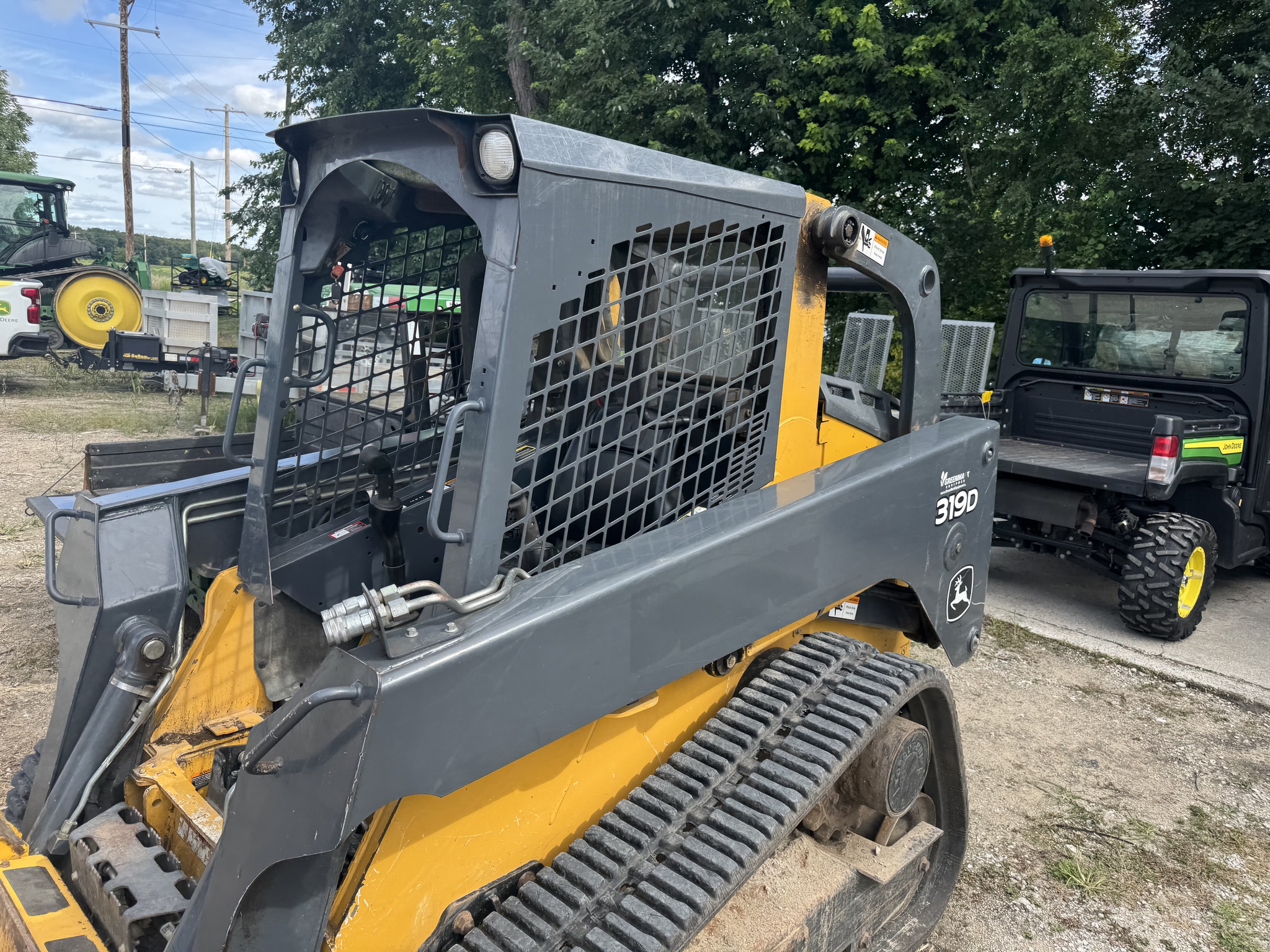 2013 John Deere 319D Image 5