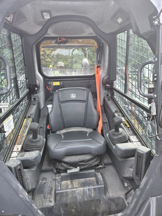 2023 John Deere 320G