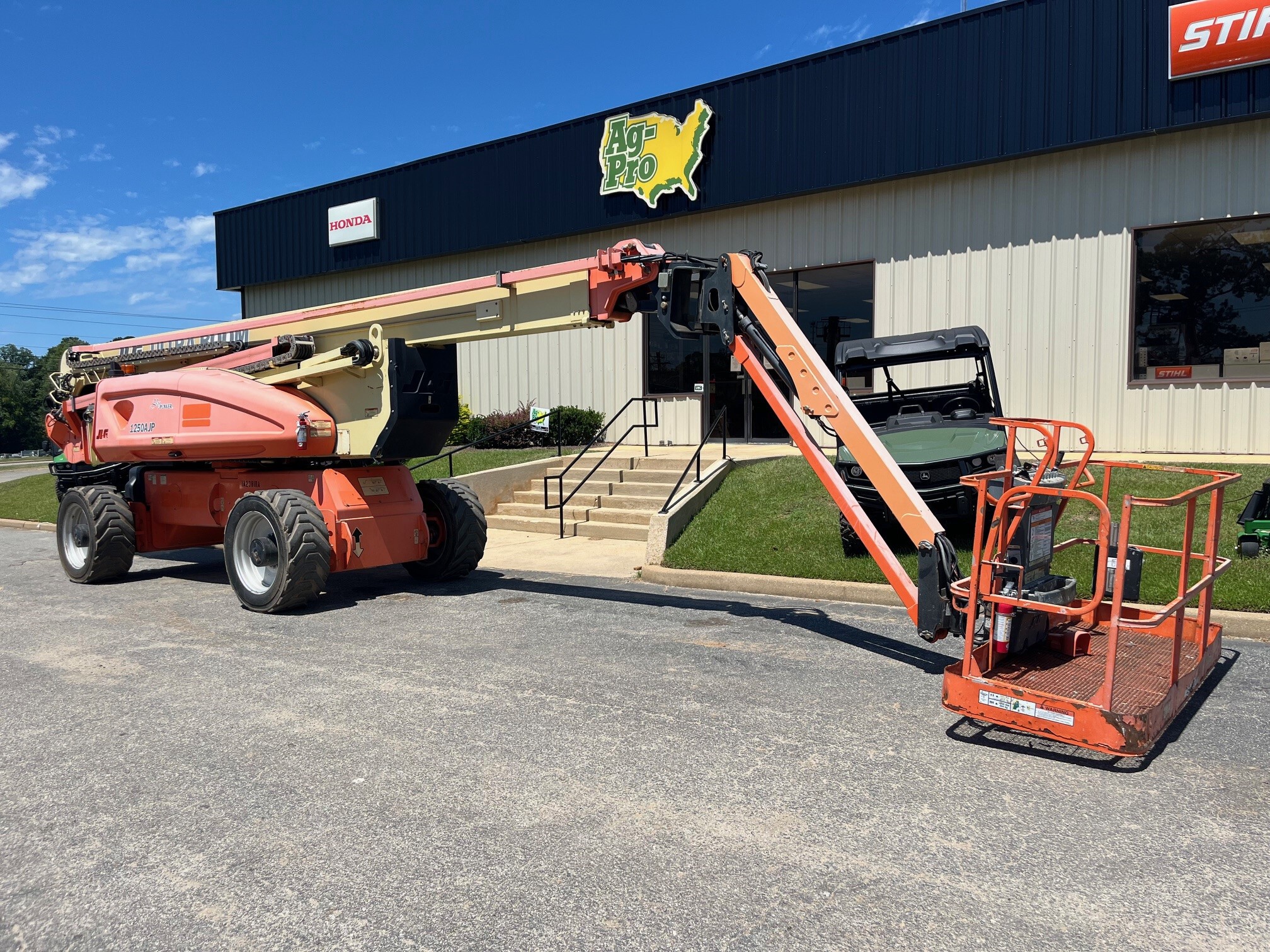 2017 JLG 1250AJP Image 1