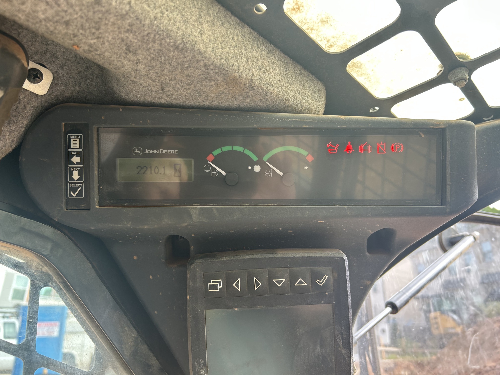 2022 John Deere 331G Image 6