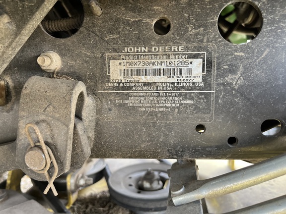 2022 John Deere X730 - Photo28