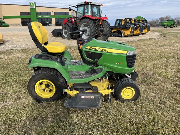2022 John Deere X730 - Photo4