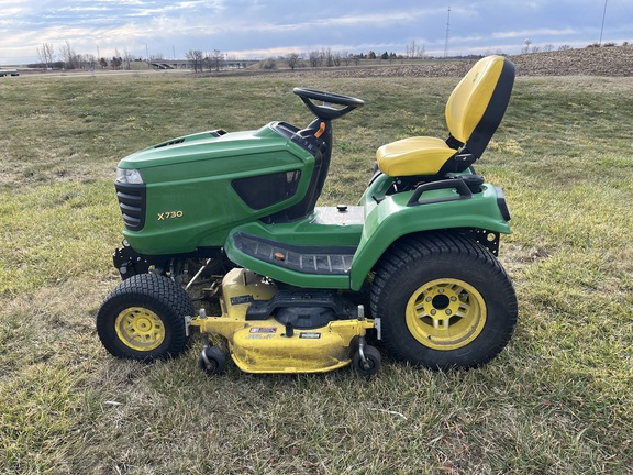2022 John Deere X730 - Photo8