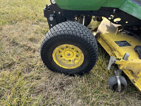 2022 John Deere X730 - Photo9