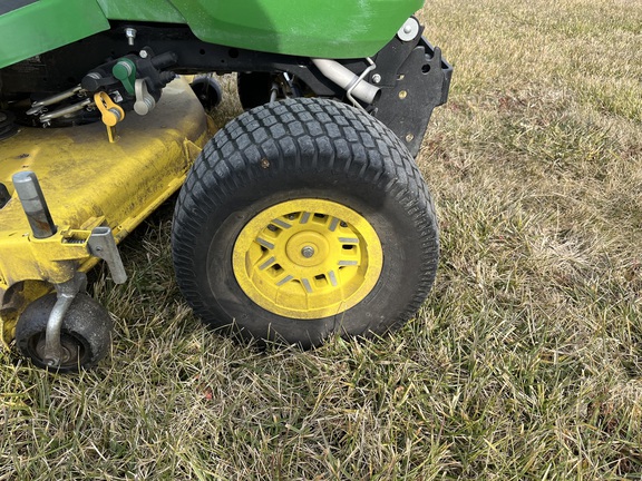 2022 John Deere X730 - Photo11