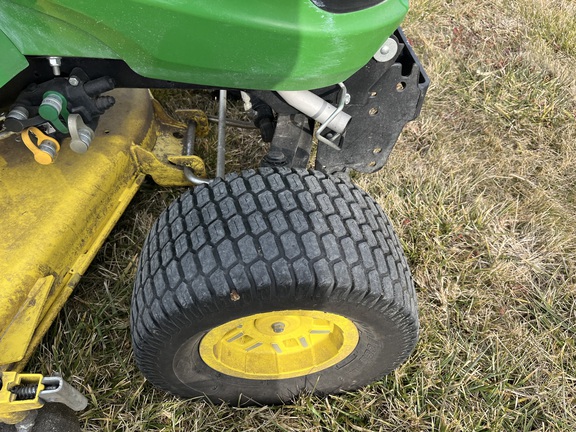 2022 John Deere X730 - Photo12