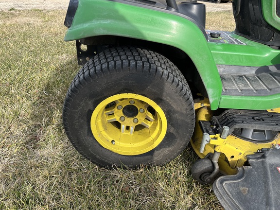 2022 John Deere X730 - Photo13