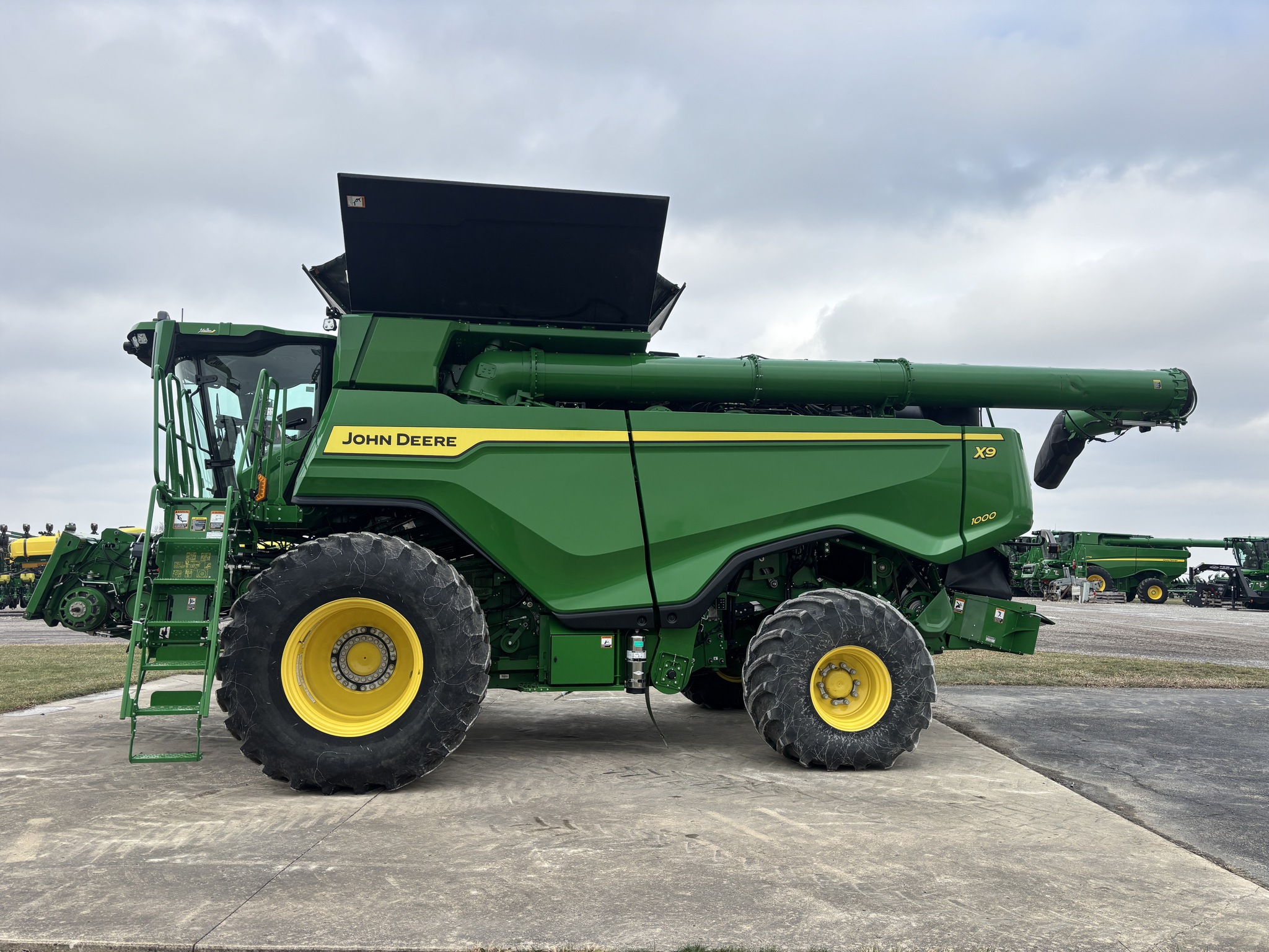 Used 2023 John Deere X9 1000 Combines at Koenig Equipment in Anna, OH - PhotoXL1