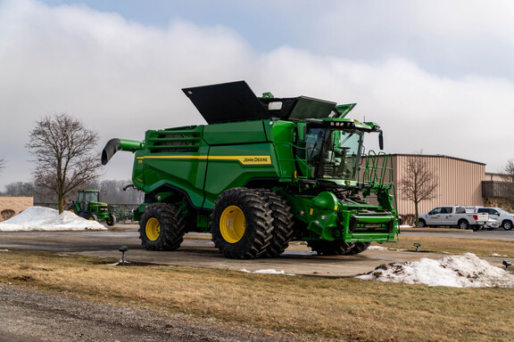 Used 2023 John Deere X9 1000 Combines at Koenig Equipment in Anna, OH - Photo6