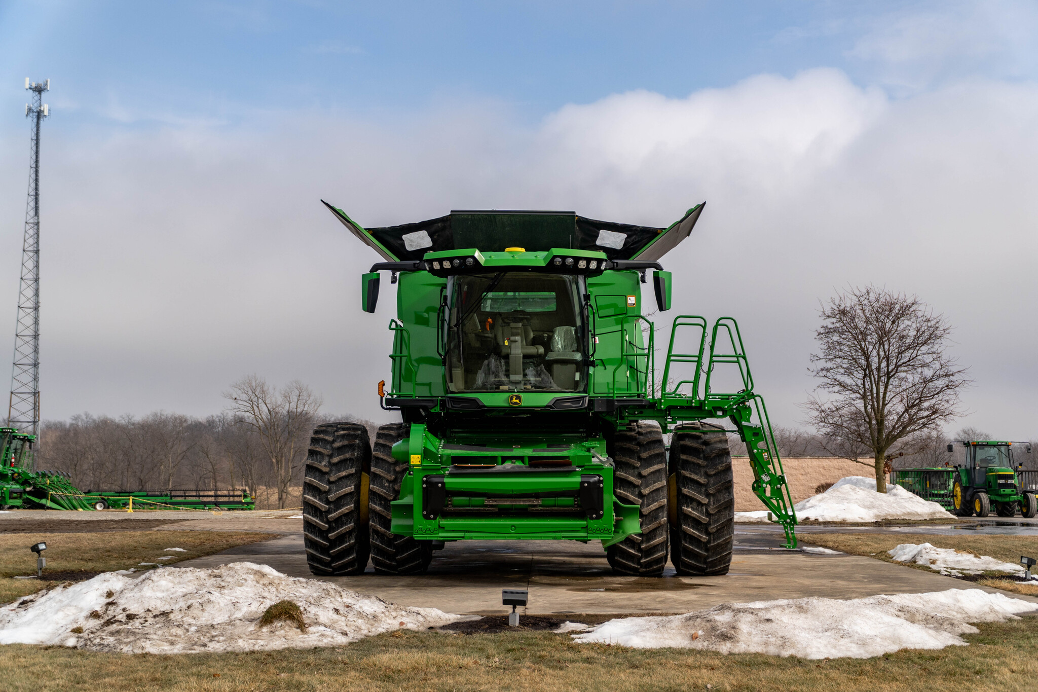 Used 2023 John Deere X9 1000 Combines at Koenig Equipment in Anna, OH - PhotoXL7