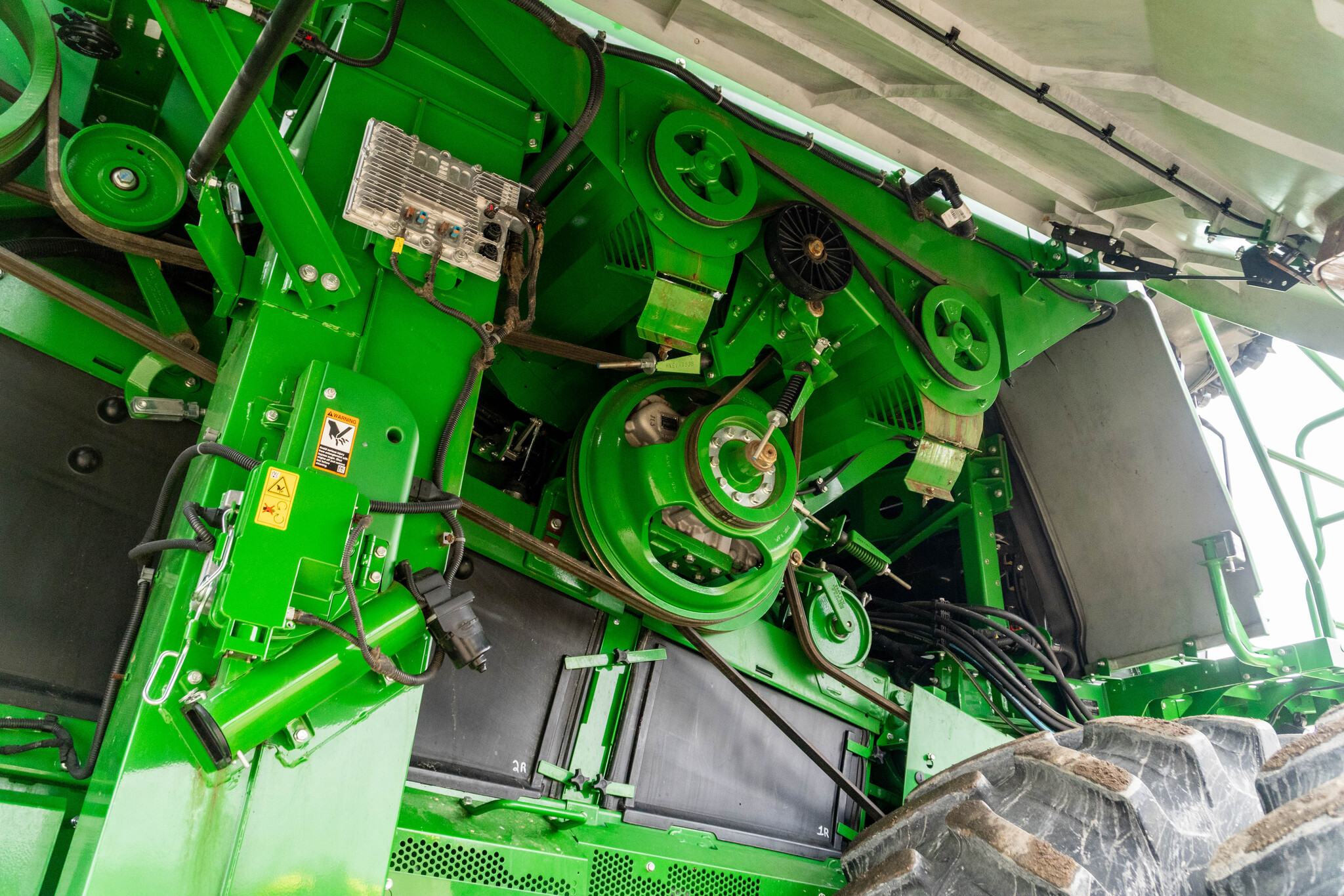 Used 2023 John Deere X9 1000 Combines at Koenig Equipment in Anna, OH - PhotoXL19