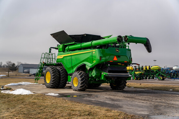 Used 2023 John Deere X9 1000 Combines at Koenig Equipment in Anna, OH - Photo2
