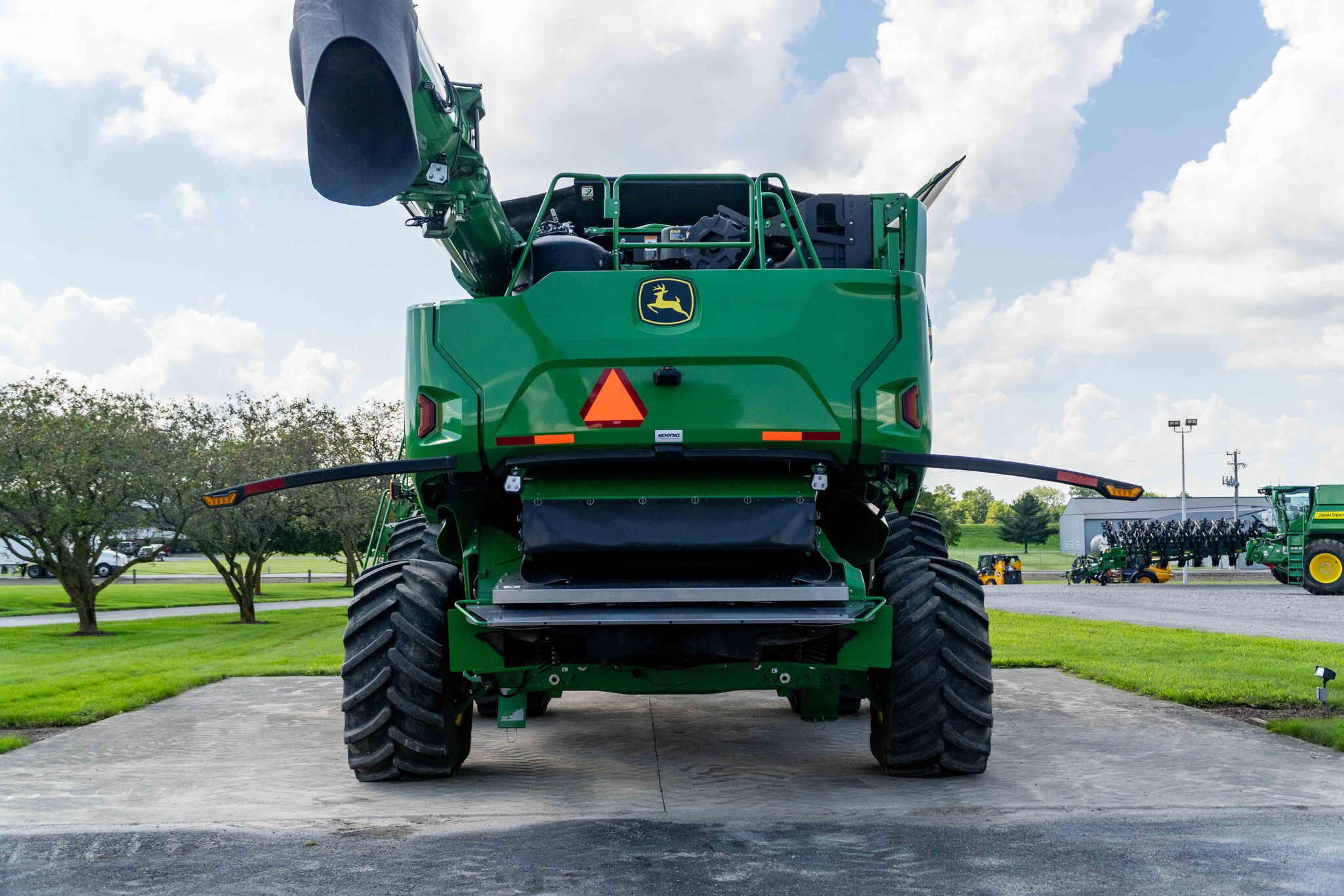 Used 2023 John Deere X9 1000 Combines at Koenig Equipment in Anna, OH - PhotoXL3
