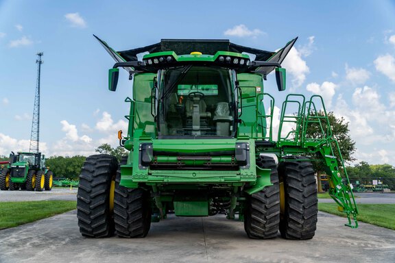 Used 2023 John Deere X9 1000 Combines at Koenig Equipment in Anna, OH - Photo7