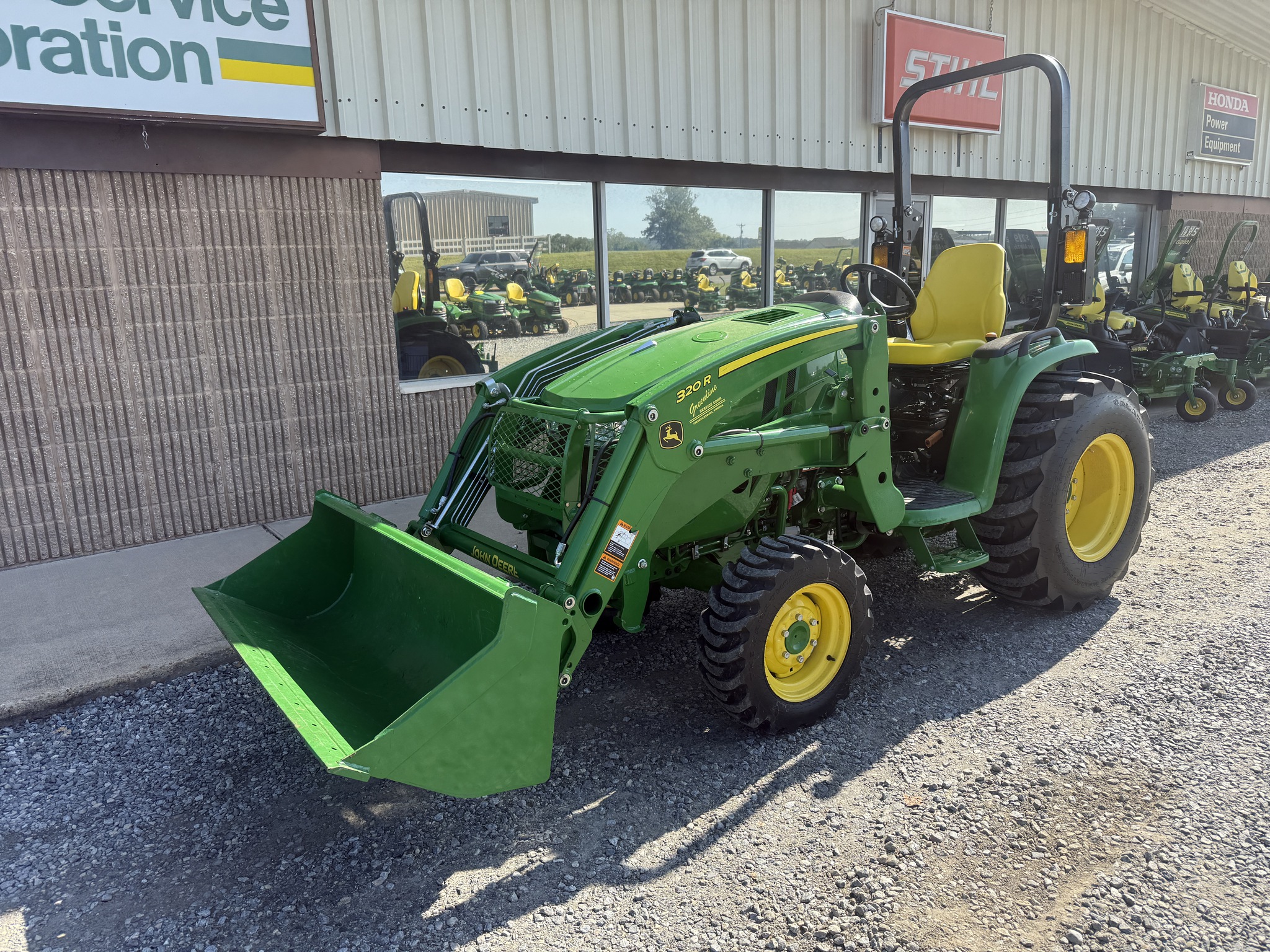 2023 John Deere 3039R Image 6
