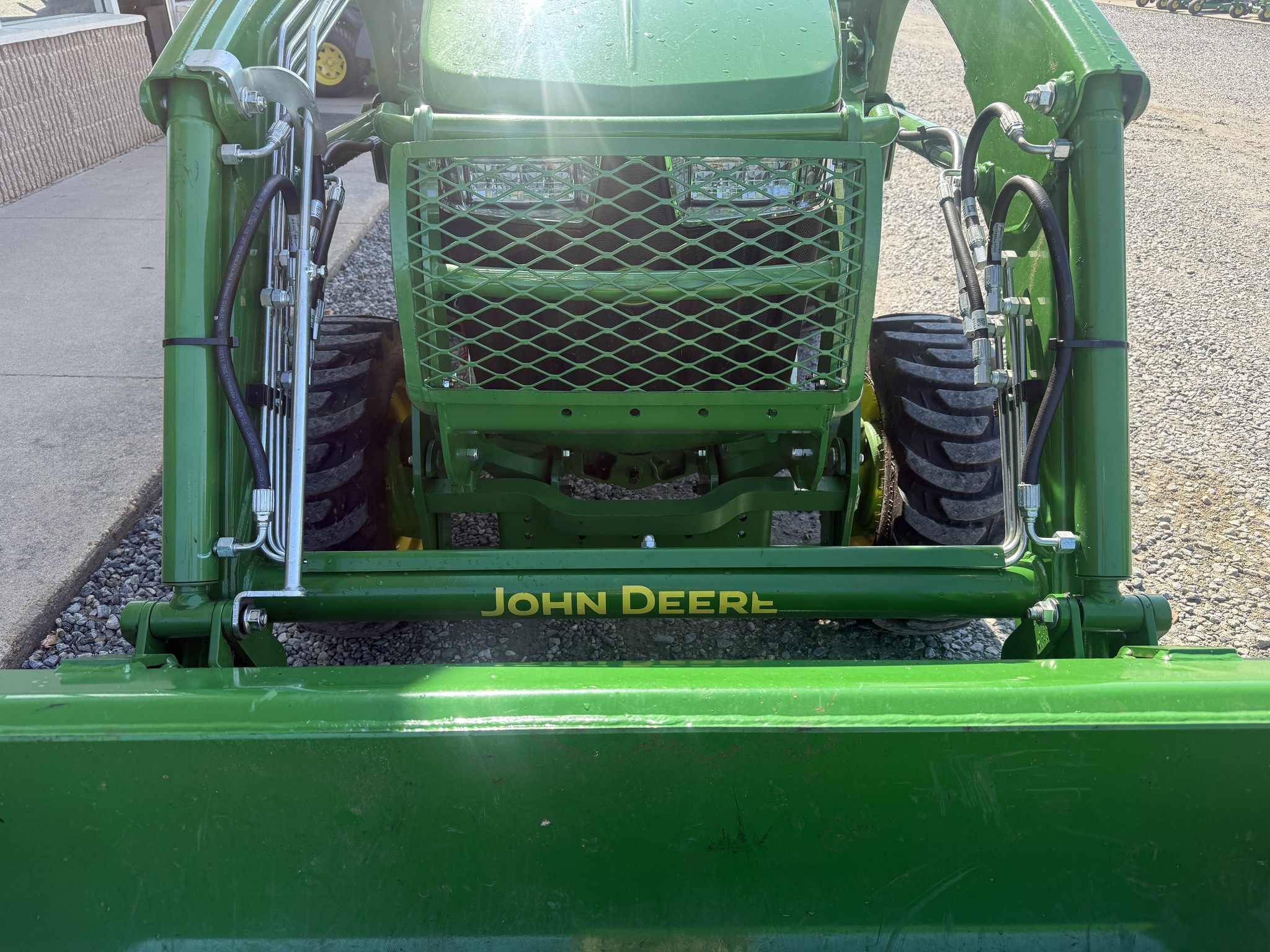 2023 John Deere 3039R Image 7