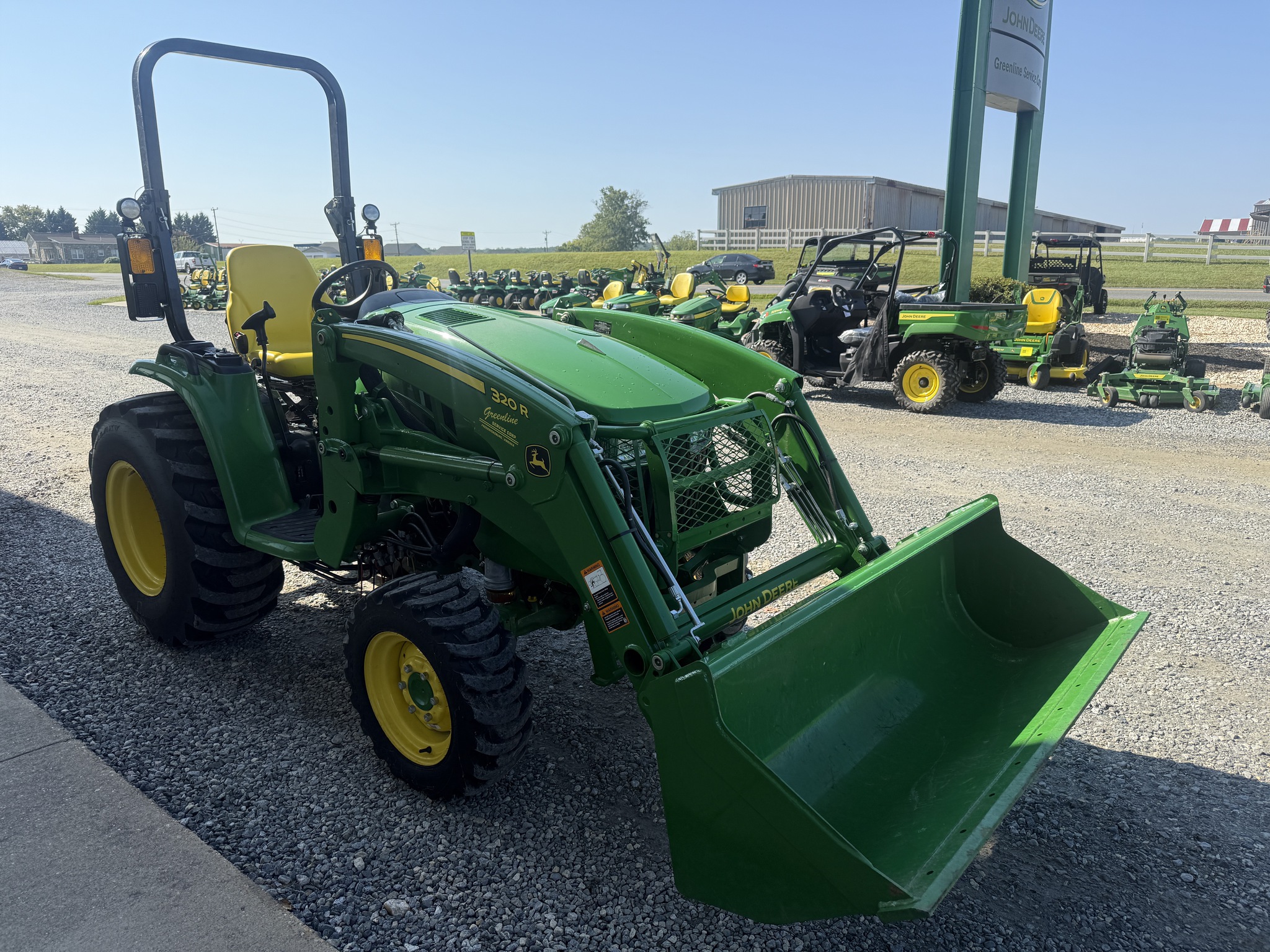 2023 John Deere 3039R Image 3