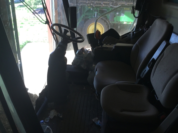 2012 John Deere S660 - Photo11