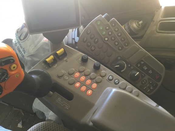 2012 John Deere S660 - Photo12