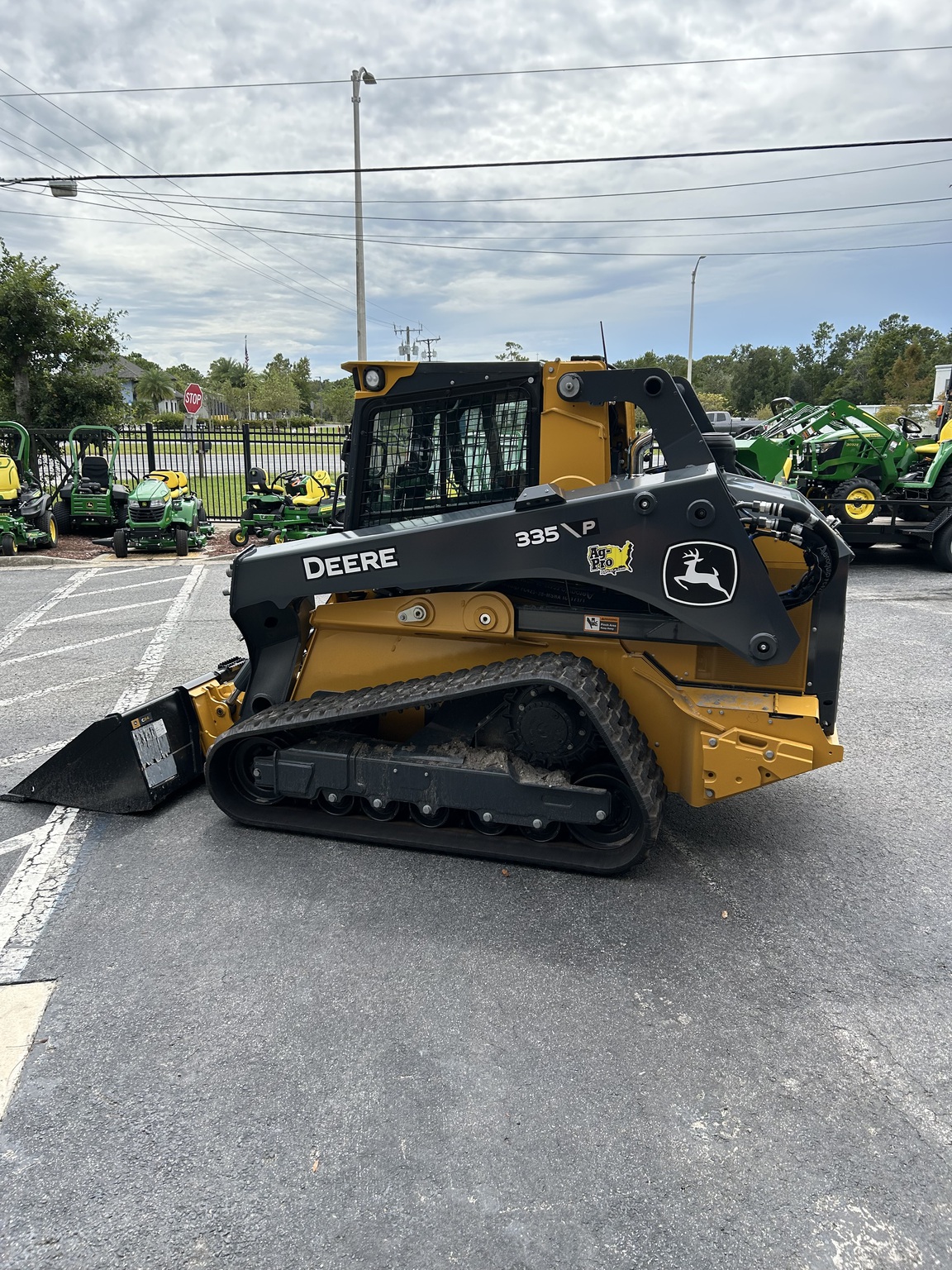 2025 John Deere 335 P Image 7