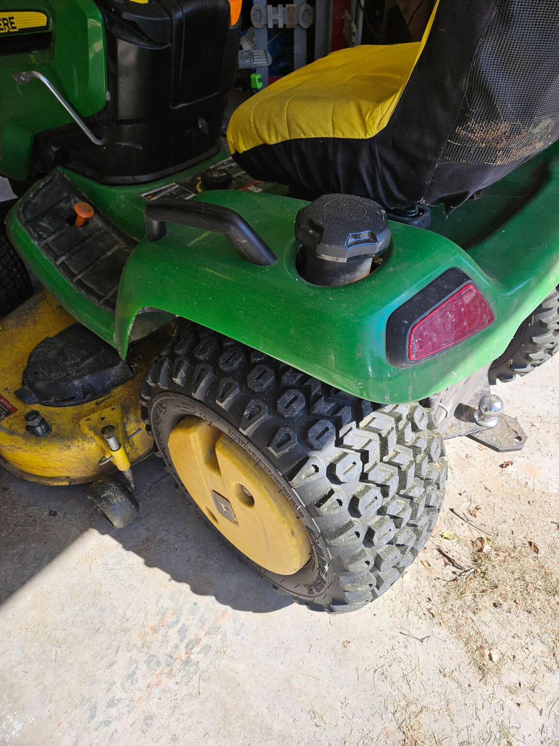 2019 John Deere X580 Image 4