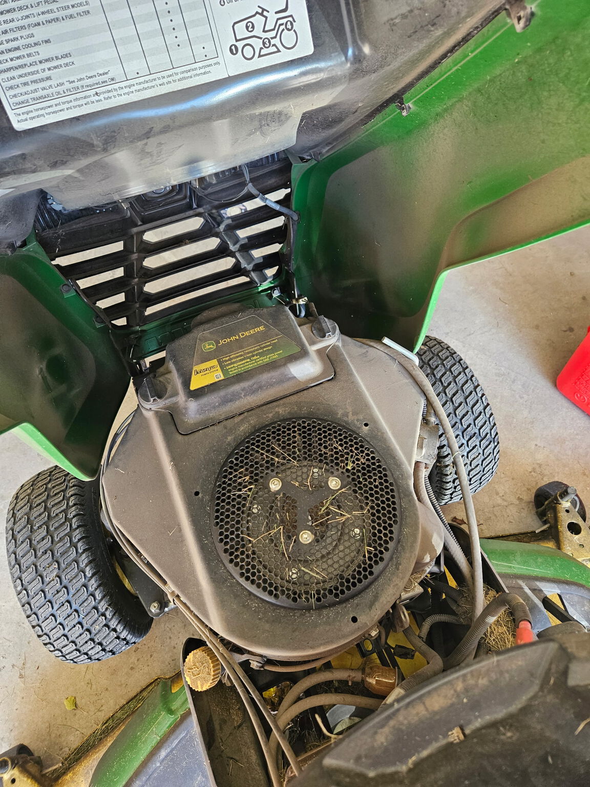 2019 John Deere X580 Image 7