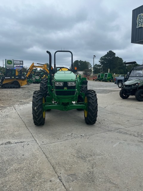 John Deere 5067E Image 2