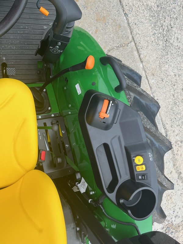 John Deere 5067E Image 5