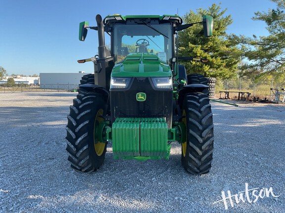 Photo of 2025 John Deere 8R 230
