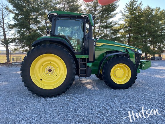 Photo of 2025 John Deere 8R 230