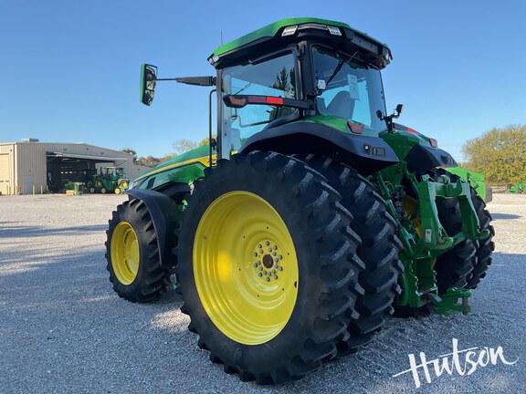 Photo of 2025 John Deere 8R 230