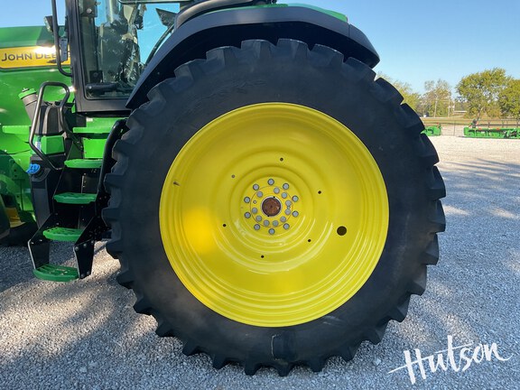 Photo of 2025 John Deere 8R 230