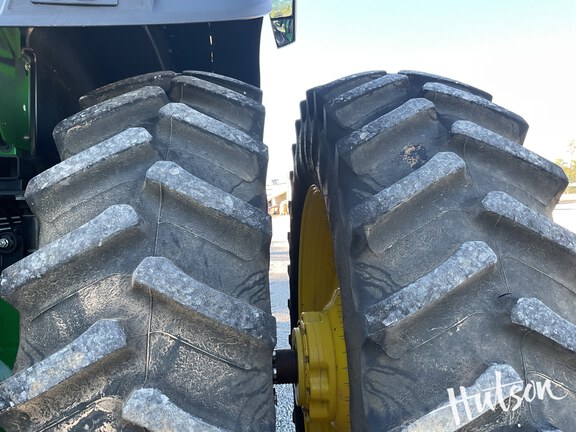 Photo of 2025 John Deere 8R 230