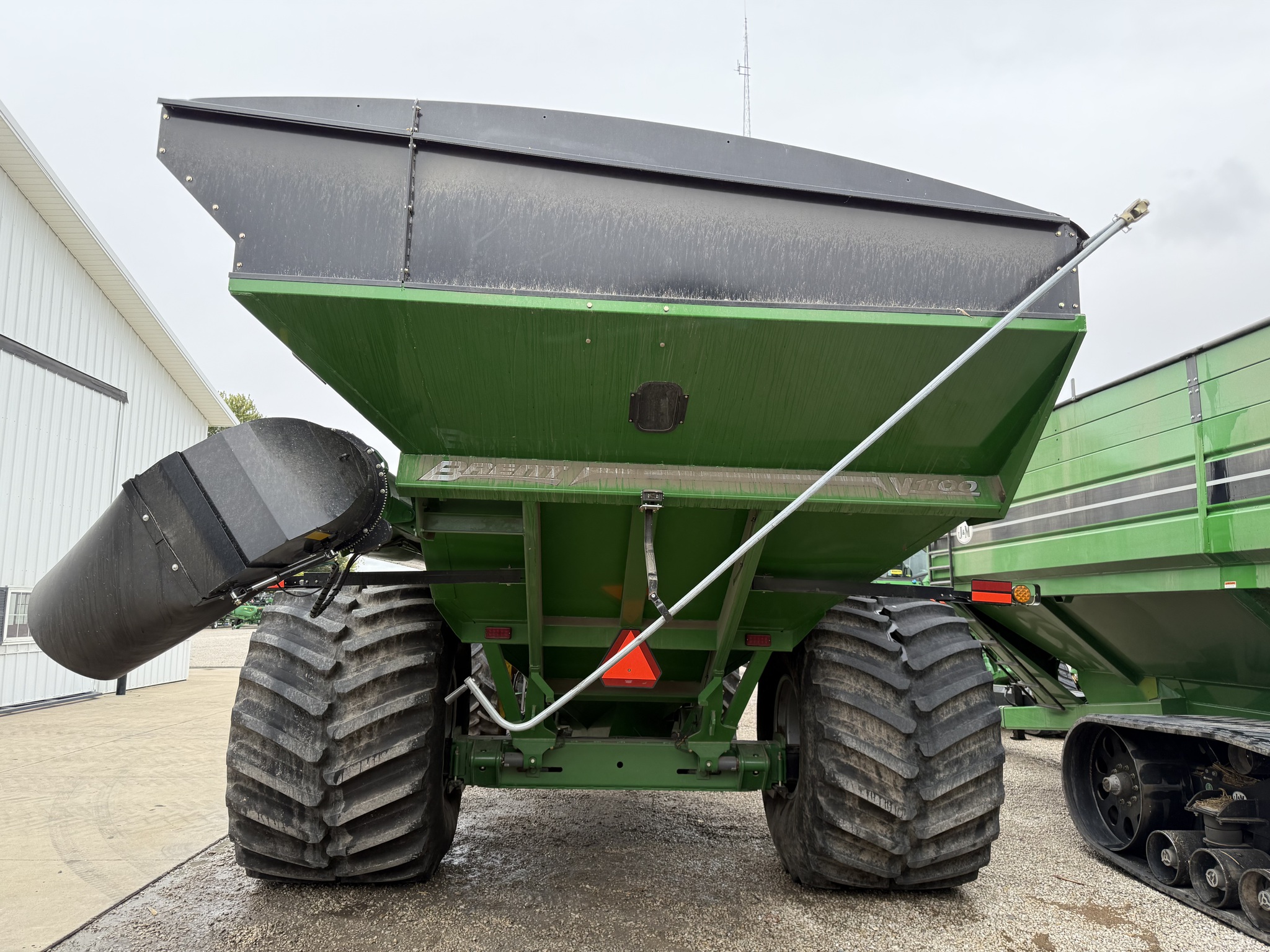  2020 Brent V1100 at Heritage Tractor in Lacon, IL