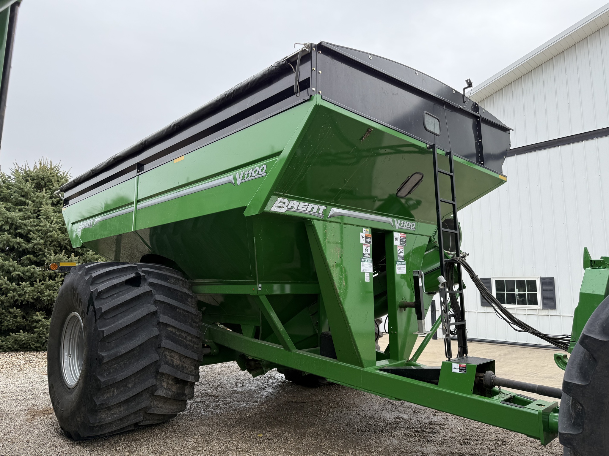  2020 Brent V1100 at Heritage Tractor in Lacon, IL