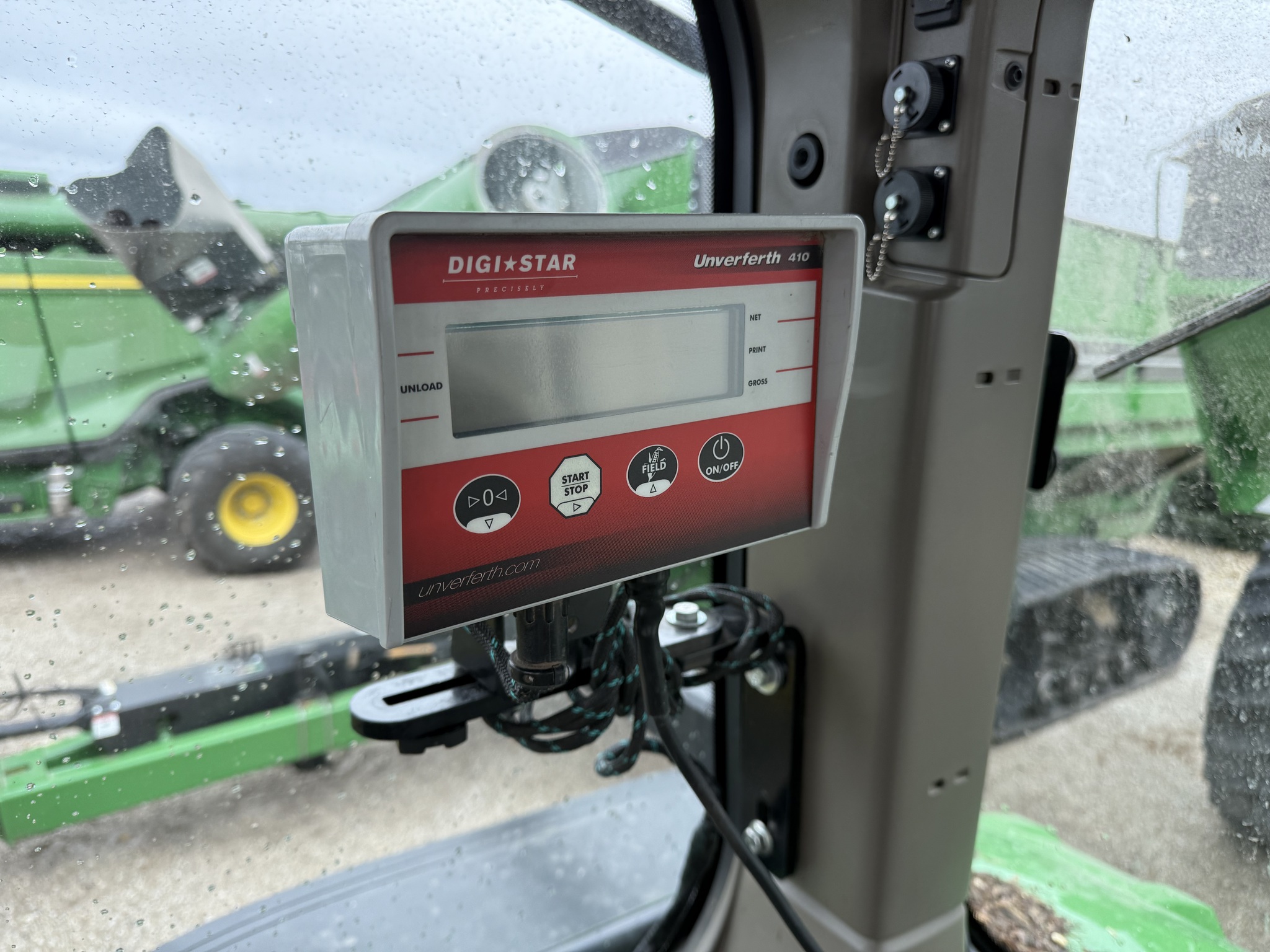  2020 Brent V1100 at Heritage Tractor in Lacon, IL