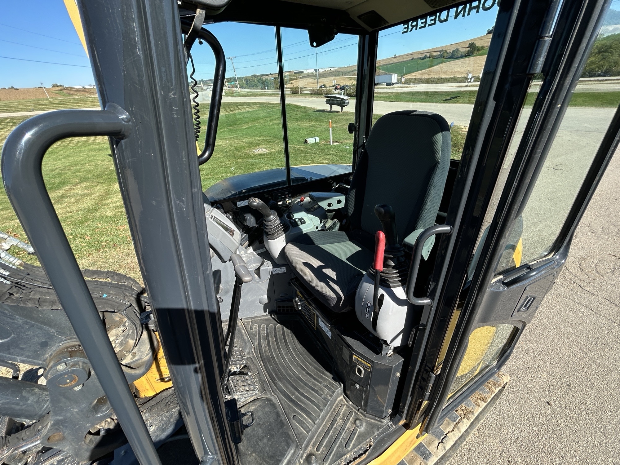 2020 John Deere 60G Image 8