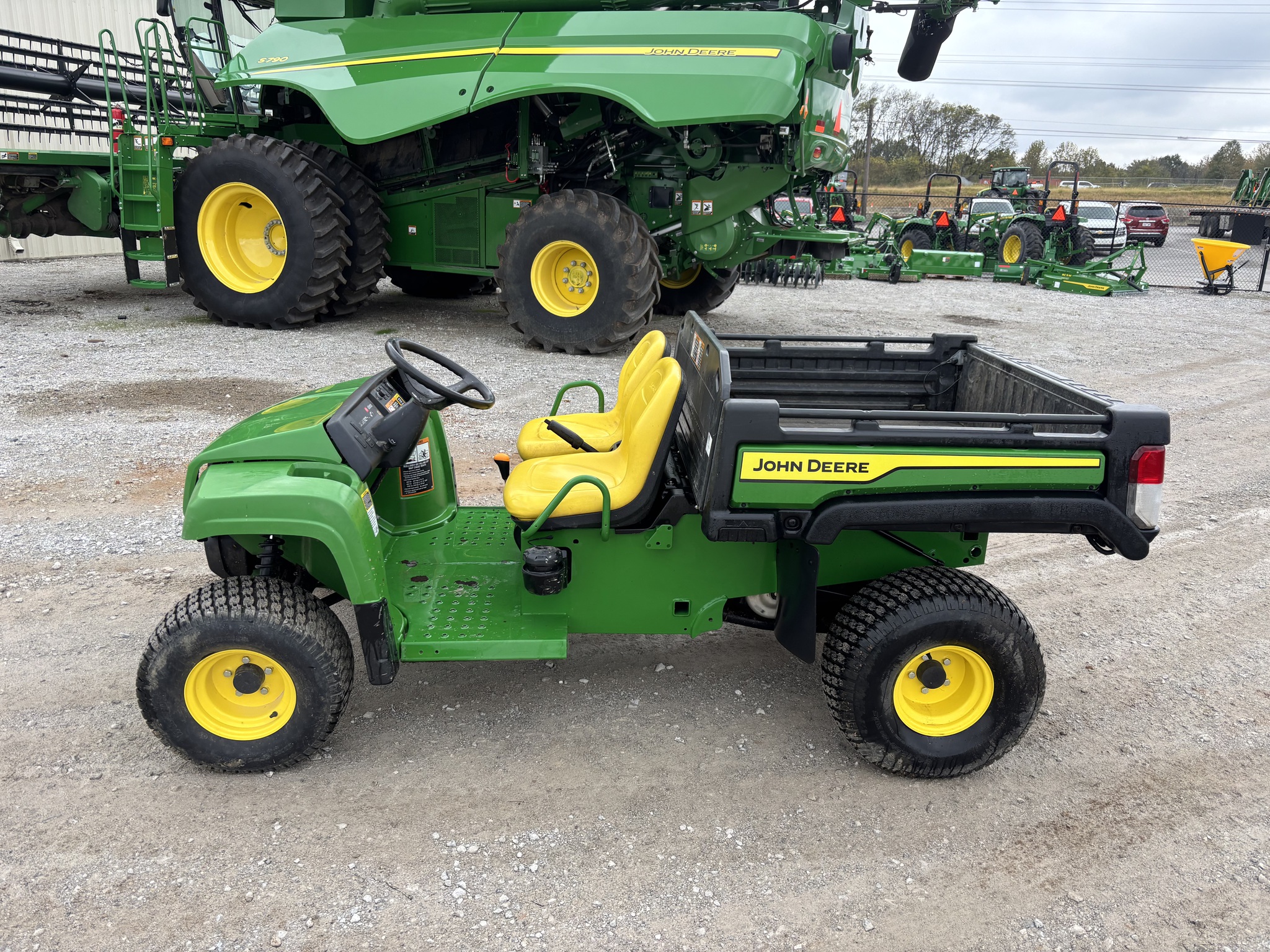2022 John Deere TX 4X2
