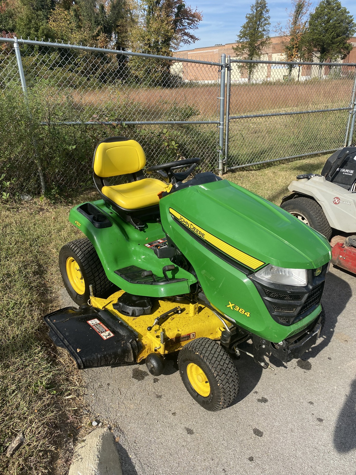 2018 John Deere X384 Image 2